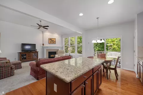 Kitchen - 49716 Broadacre, Macomb, MI 48042 photo 6 of 6