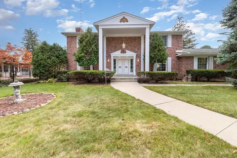 2232 Center, Bay City, MI 48708