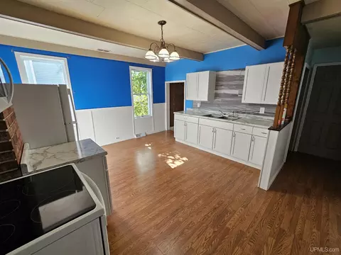 Kitchen - 120 Silver, Ishpeming, MI 49849 photo 5 of 6