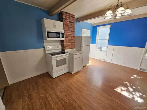 Kitchen - 120 Silver, Ishpeming, MI 49849 photo 6 of 6