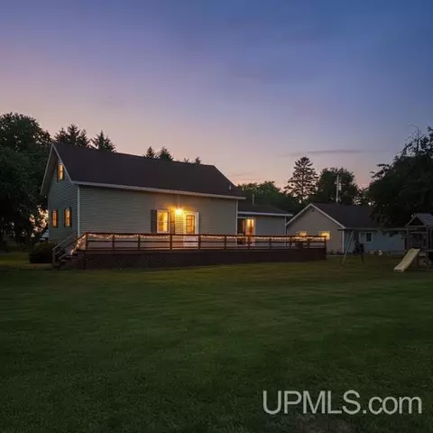 6420 N 2nd, Wells, MI 49894