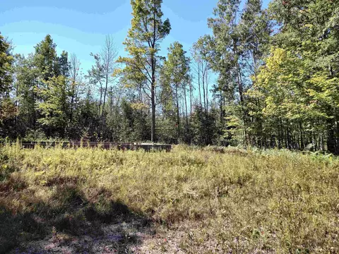 2420 W Us2, Gulliver, MI 49840