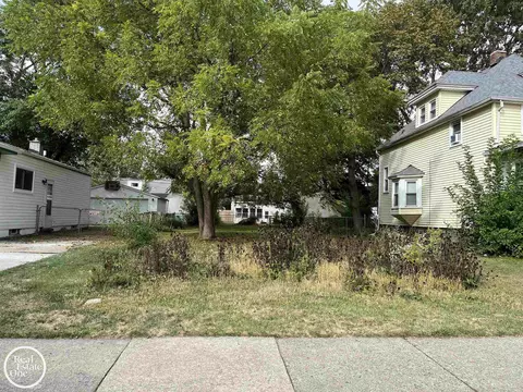 22441 Gascony, Eastpointe, MI 48021