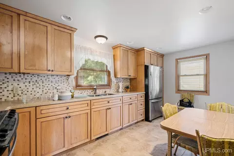 Kitchen - 653 Cedar, Ishpeming, MI 49849 photo 3 of 3