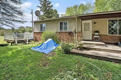 19400 Hickory Rdg, Fenton, MI 48430