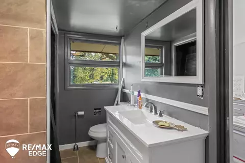 Bath - 3002 Proctor, Flint, MI 48504 photo 1 of 4