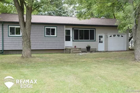 2167 Sandalwood, Burton, MI 48519