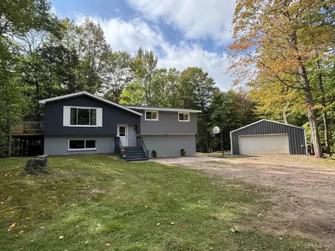 148 W W Br, Marquette, MI 49855