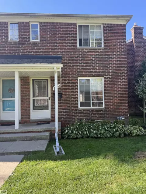 23063 Gary Ln, Saint Clair Shores, MI 48080