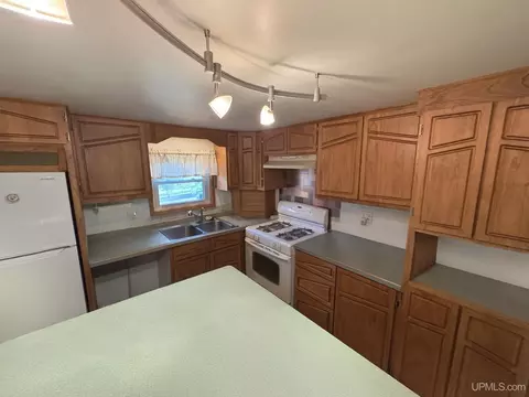 Kitchen - 114 W 14th, Norway, MI 49870 photo 3 of 3