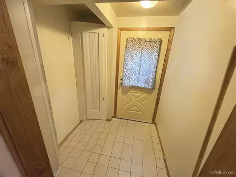 Entry Way - 114 W 14th, Norway, MI 49870 photo 1 of 1