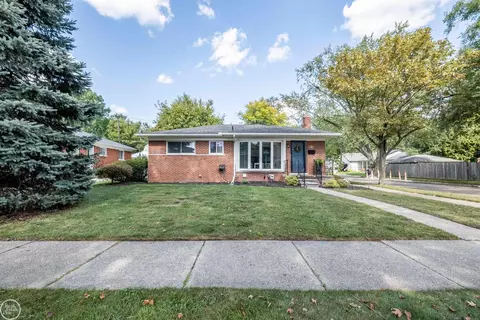 22433 Garfield, Saint Clair Shores, MI 48082