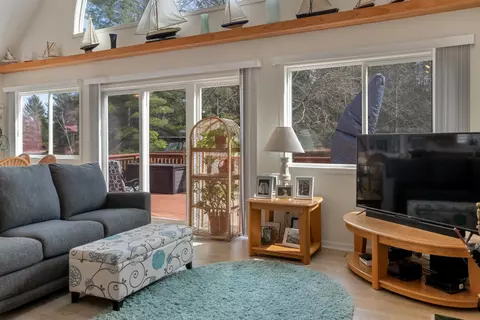 Living - 2986 W W Riv, Gladwin, MI 48624 photo 2 of 11