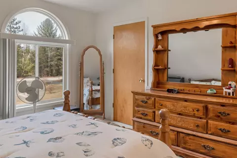 Bedroom - 2986 W W Riv, Gladwin, MI 48624 photo 4 of 9