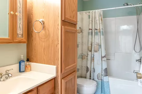 Bath - 2986 W W Riv, Gladwin, MI 48624 photo 4 of 6