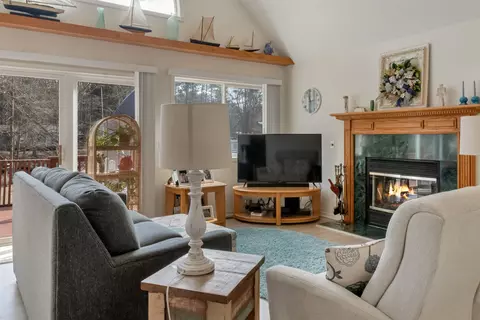 Living - 2986 W W Riv, Gladwin, MI 48624 photo 3 of 11
