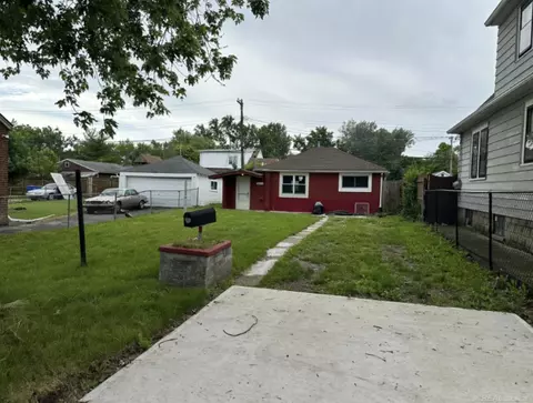 8094 Chalmers, Warren, MI 48089