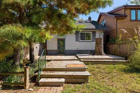 Exterior - 1081 Lakepointe, Grosse Pointe Park, MI 48230 photo 6 of 9