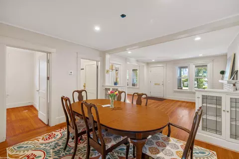 Dining - 1081 Lakepointe, Grosse Pointe Park, MI 48230 photo 3 of 3
