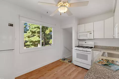 Kitchen - 1081 Lakepointe, Grosse Pointe Park, MI 48230 photo 1 of 3