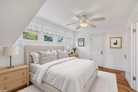 Bedroom - 1081 Lakepointe, Grosse Pointe Park, MI 48230 photo 6 of 8