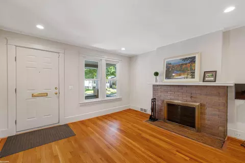 Entry Way - 1081 Lakepointe, Grosse Pointe Park, MI 48230 photo 1 of 3