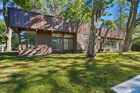 425 Oakwood, Monroe, MI 48162