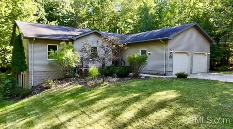 51 S Tracie, Marquette, MI 49855
