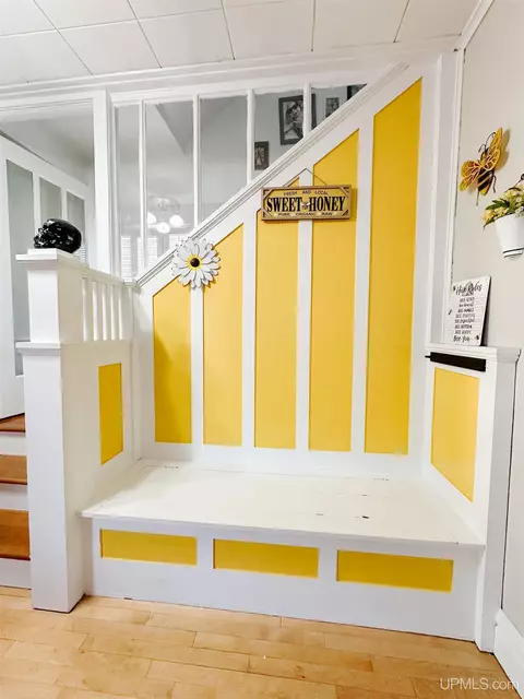Entry Way - 810 N 3rd, Ishpeming, MI 49849 photo 1 of 6