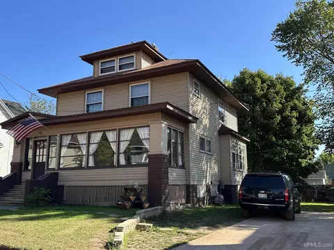 810 N 3rd, Ishpeming, MI 49849
