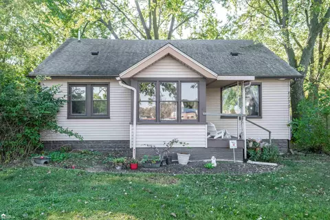 6275 Williams Lk, Waterford, MI 48329