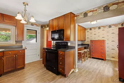 Kitchen - 376 Budlong, Adrian, MI 49221 photo 3 of 6