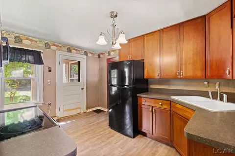 Kitchen - 376 Budlong, Adrian, MI 49221 photo 4 of 6