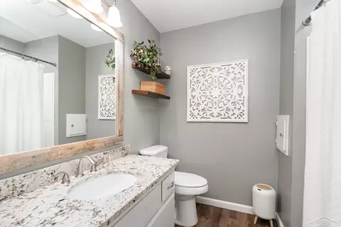 Bath - 4888 Cole Rd, Saginaw, MI 48601 photo 1 of 2