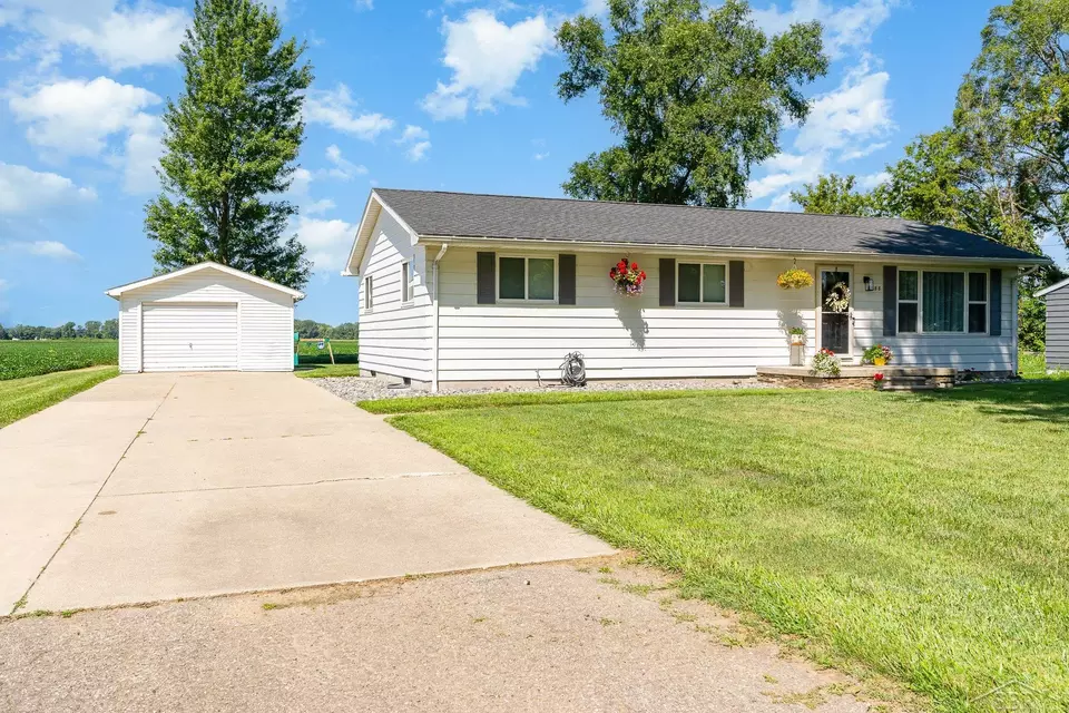 Exterior - 4888 Cole Rd, Saginaw, MI 48601 photo 11 of 11