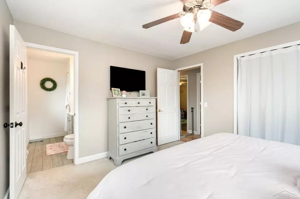 Bedroom - 4888 Cole Rd, Saginaw, MI 48601 photo 4 of 4