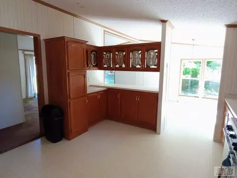 Kitchen - 659 Pine, Gladwin, MI 48624 photo 3 of 4