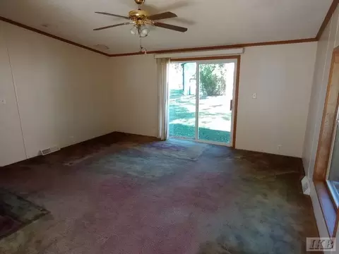 Living - 659 Pine, Gladwin, MI 48624 photo 2 of 4