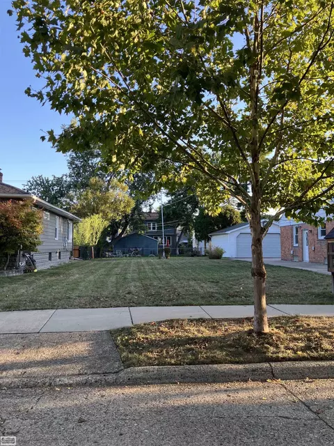 1137 Larkmoor, Berkley, MI 48072