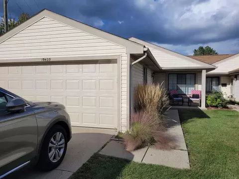19423 Hazelwood, Roseville, MI 48066