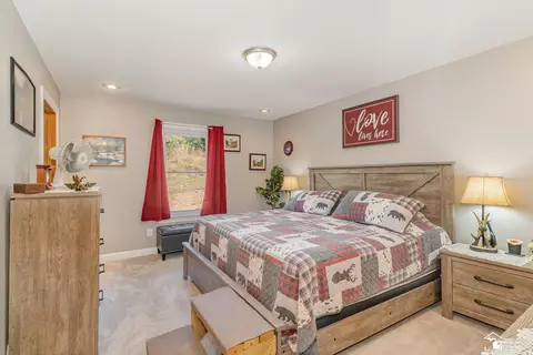 Bedroom - 10339 E Frst, Roscommon, MI 48653 photo 2 of 3