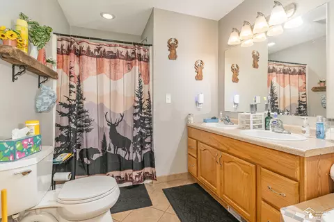 Bath - 10339 E Frst, Roscommon, MI 48653 photo 1 of 3