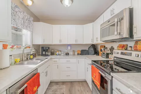 Kitchen - 10339 E Frst, Roscommon, MI 48653 photo 2 of 2