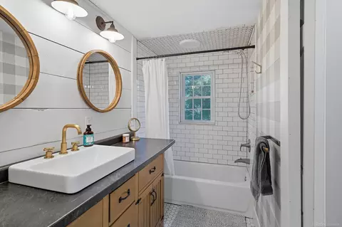 Bath - 6206 Gratiot, Saint Clair, MI 48079 photo 1 of 2