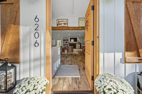 Entry Way - 6206 Gratiot, Saint Clair, MI 48079 photo 1 of 5