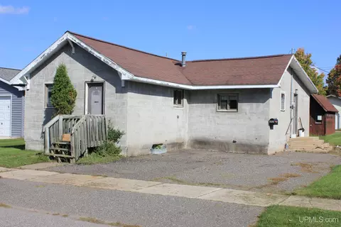 213 Hemlock, Kingsford, MI 49802