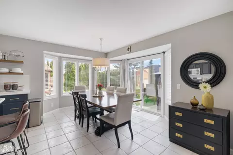 Dining - 21372 Florence, Macomb, MI 48044 photo 1 of 3