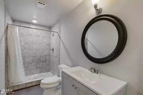 Bath - 21372 Florence, Macomb, MI 48044 photo 5 of 5