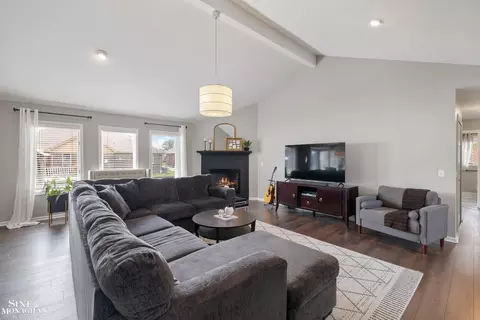Living - 21372 Florence, Macomb, MI 48044 photo 1 of 3