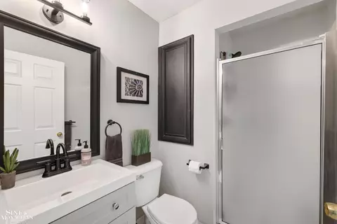 Bath - 21372 Florence, Macomb, MI 48044 photo 1 of 5